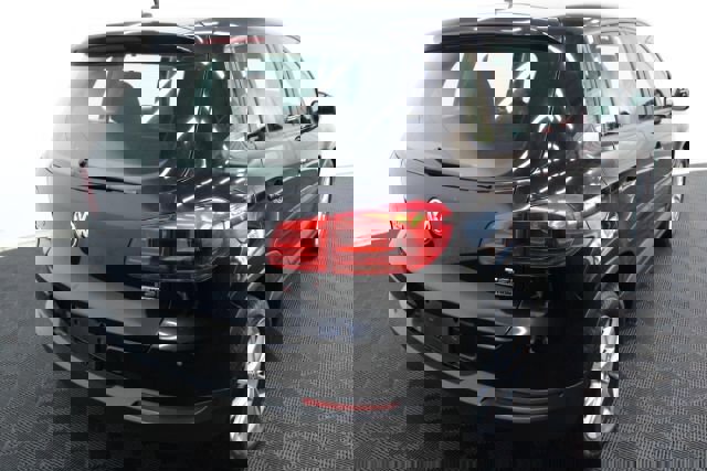 Used 2017 Volkswagen Tiguan Limited w/ Alloy Wheels Package image 5