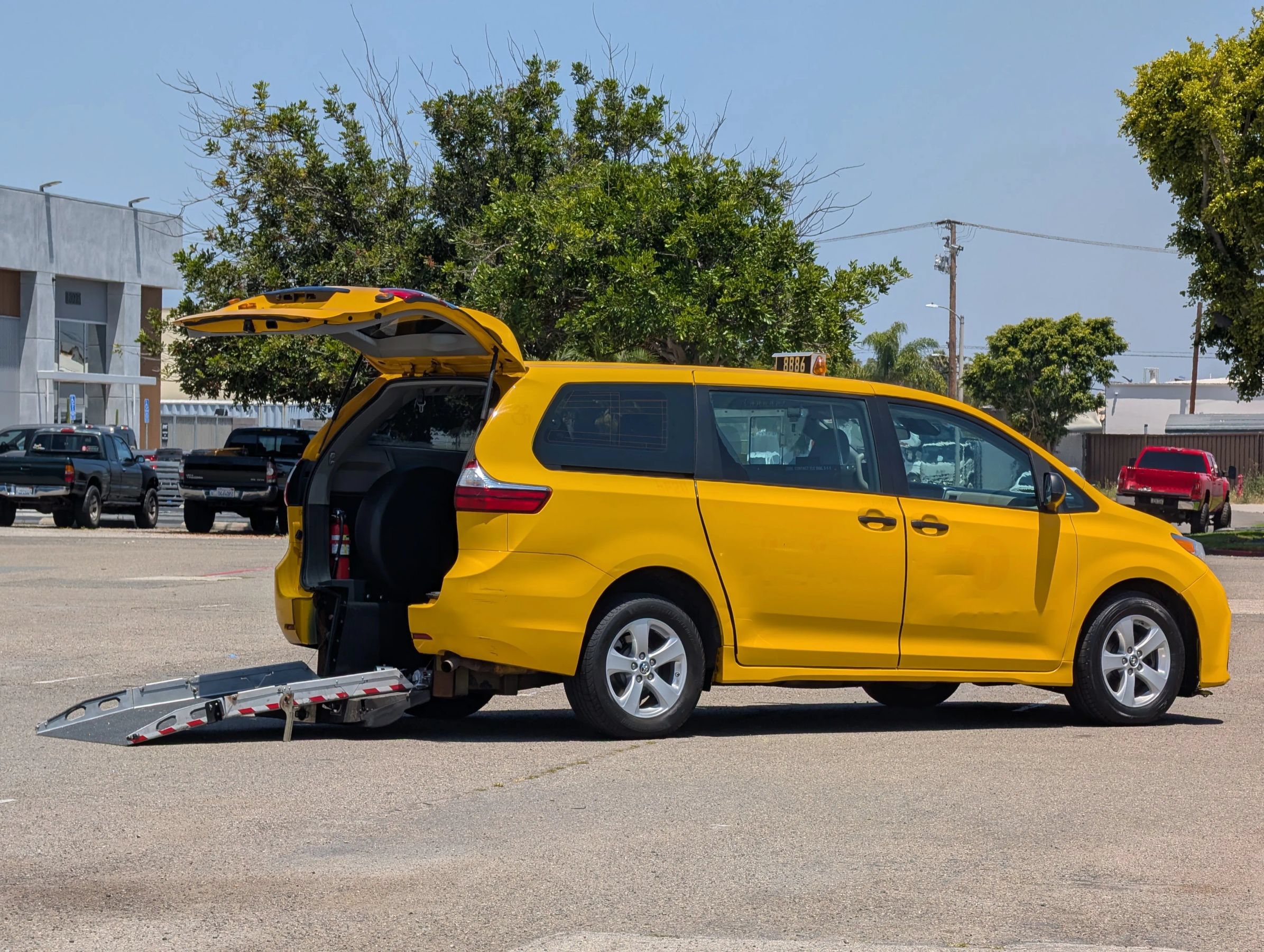 Used 2018 Toyota Sienna L
