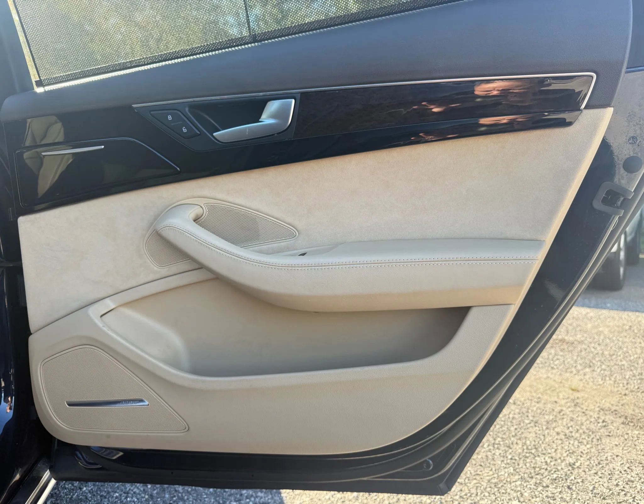 Used 2011 Audi A8 L 4.2 image 9