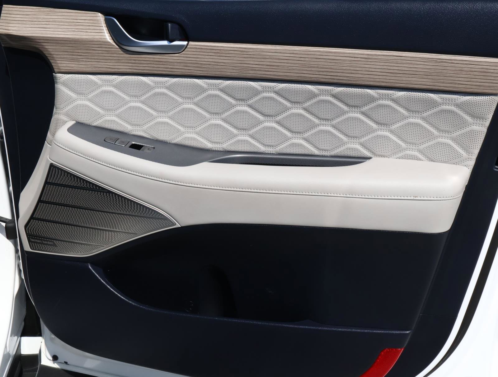 Used 2022 Hyundai Palisade Calligraphy w/ Cargo Package image 17