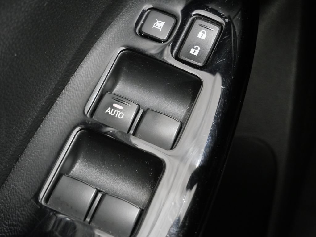 Used 2024 Mitsubishi Eclipse Cross LE AWD/4WD image 12
