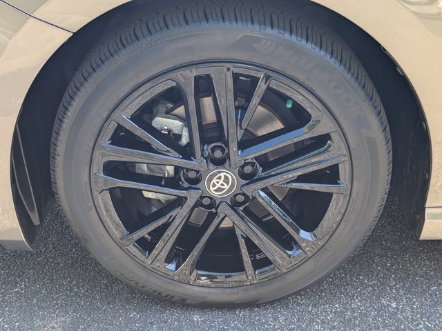 Used 2025 Toyota Camry SE image 11