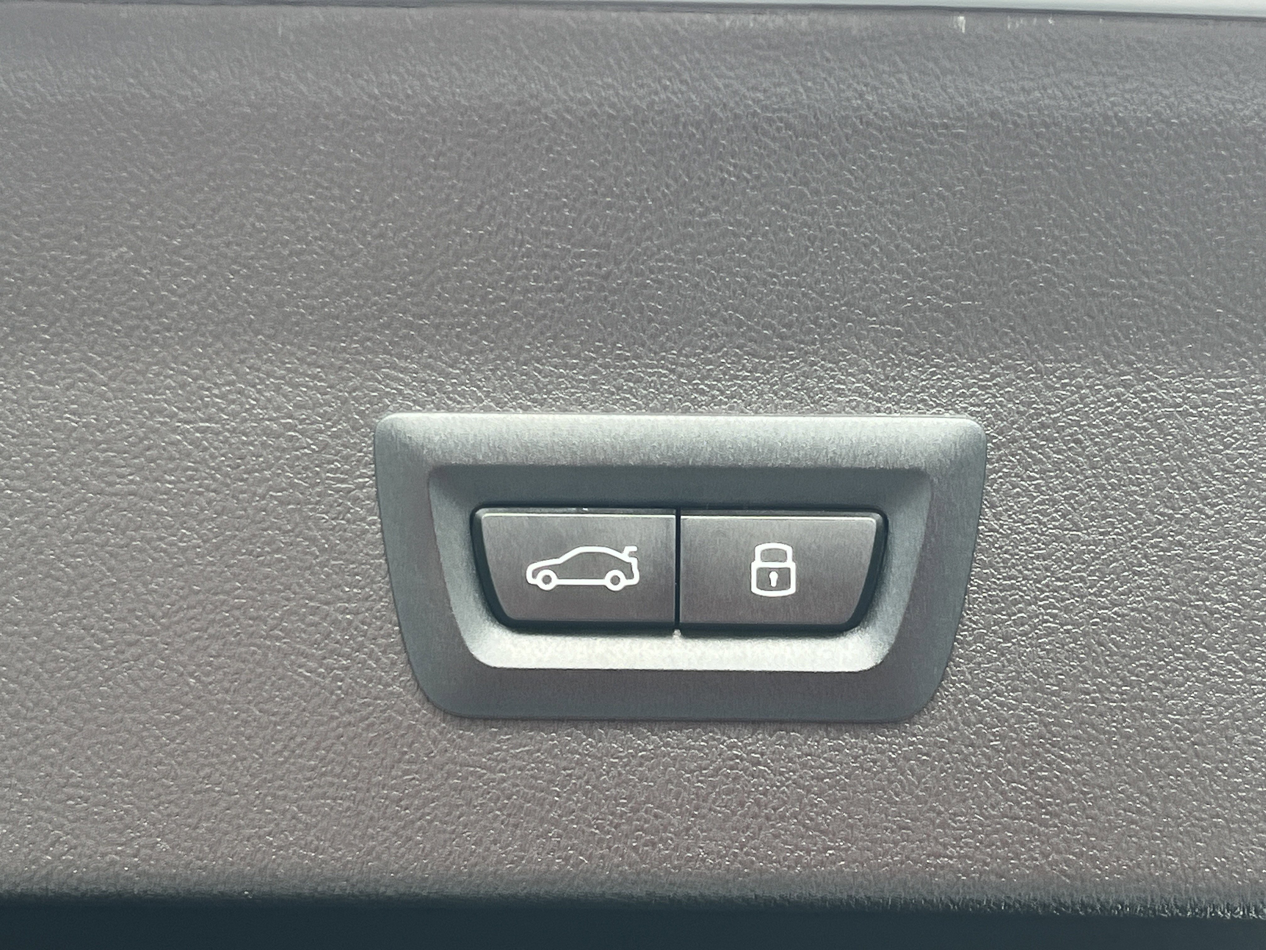 Used 2025 BMW X4 xDrive30i image 29