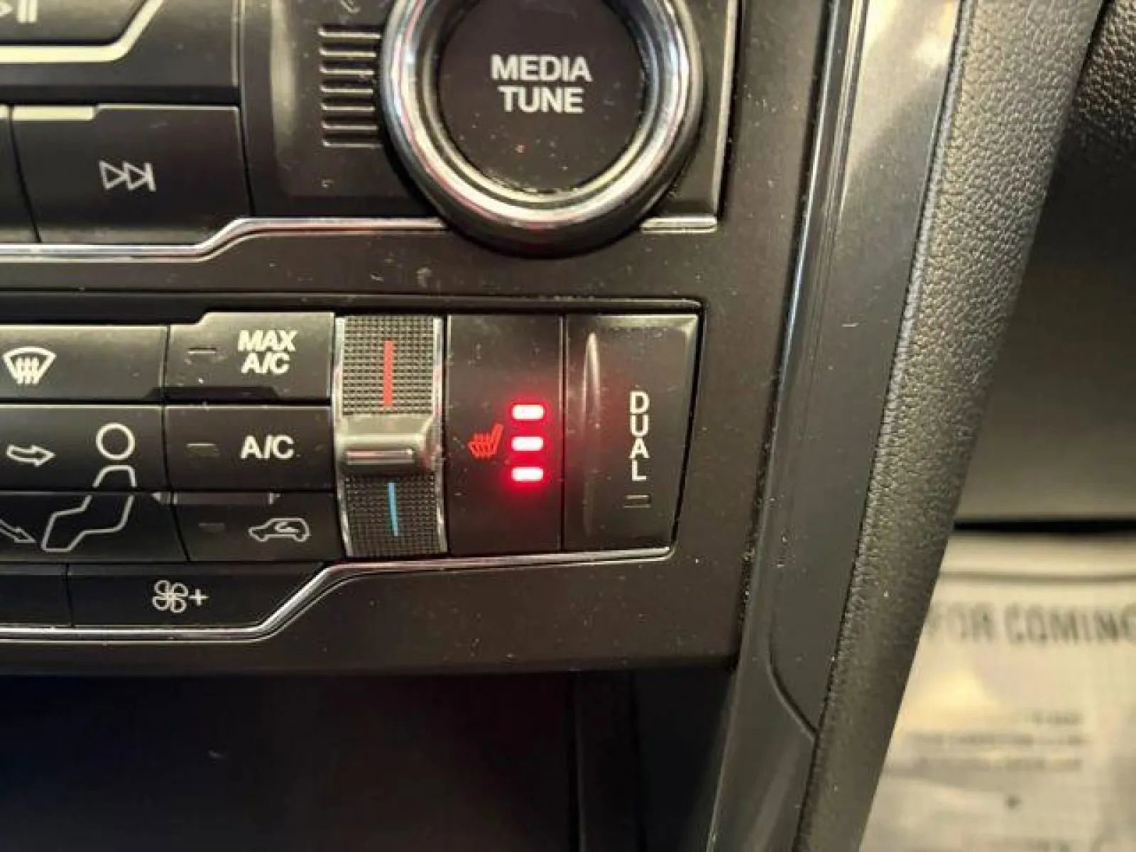 Used 2019 Ford Explorer XLT w/ Equipment Group 202A image 21