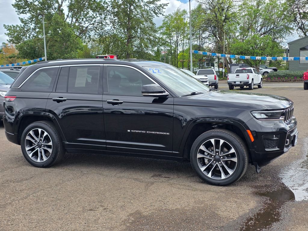 Used 2022 Jeep Grand Cherokee Overland AWD/4WD image 3