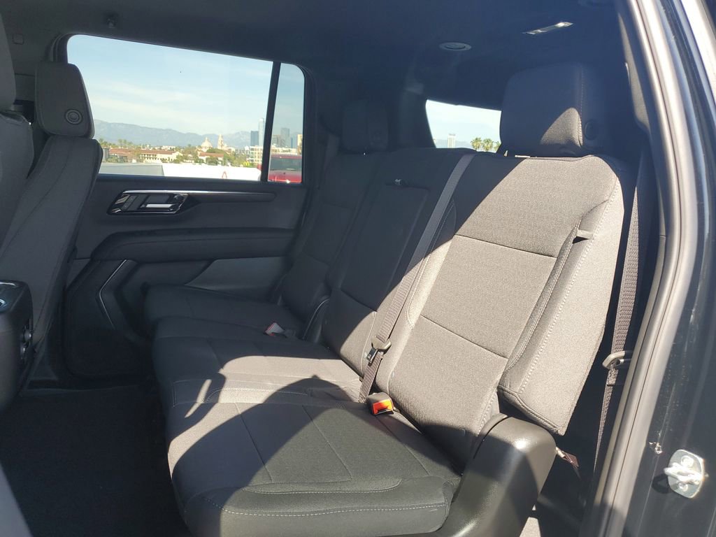 New 2026 Chevrolet Suburban LS image 12