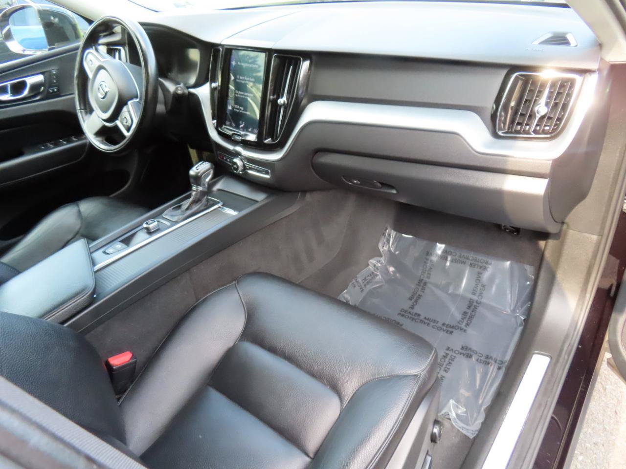 Used 2018 Volvo XC60 T5 Momentum AWD/4WD image 21