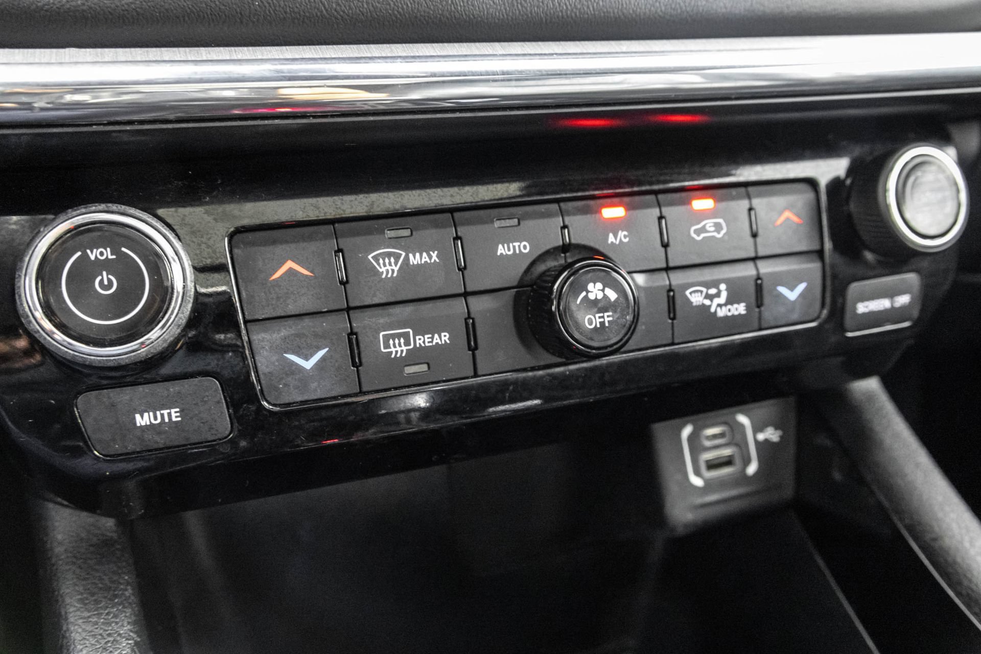 Used 2022 Jeep Compass High Altitude AWD/4WD image 31
