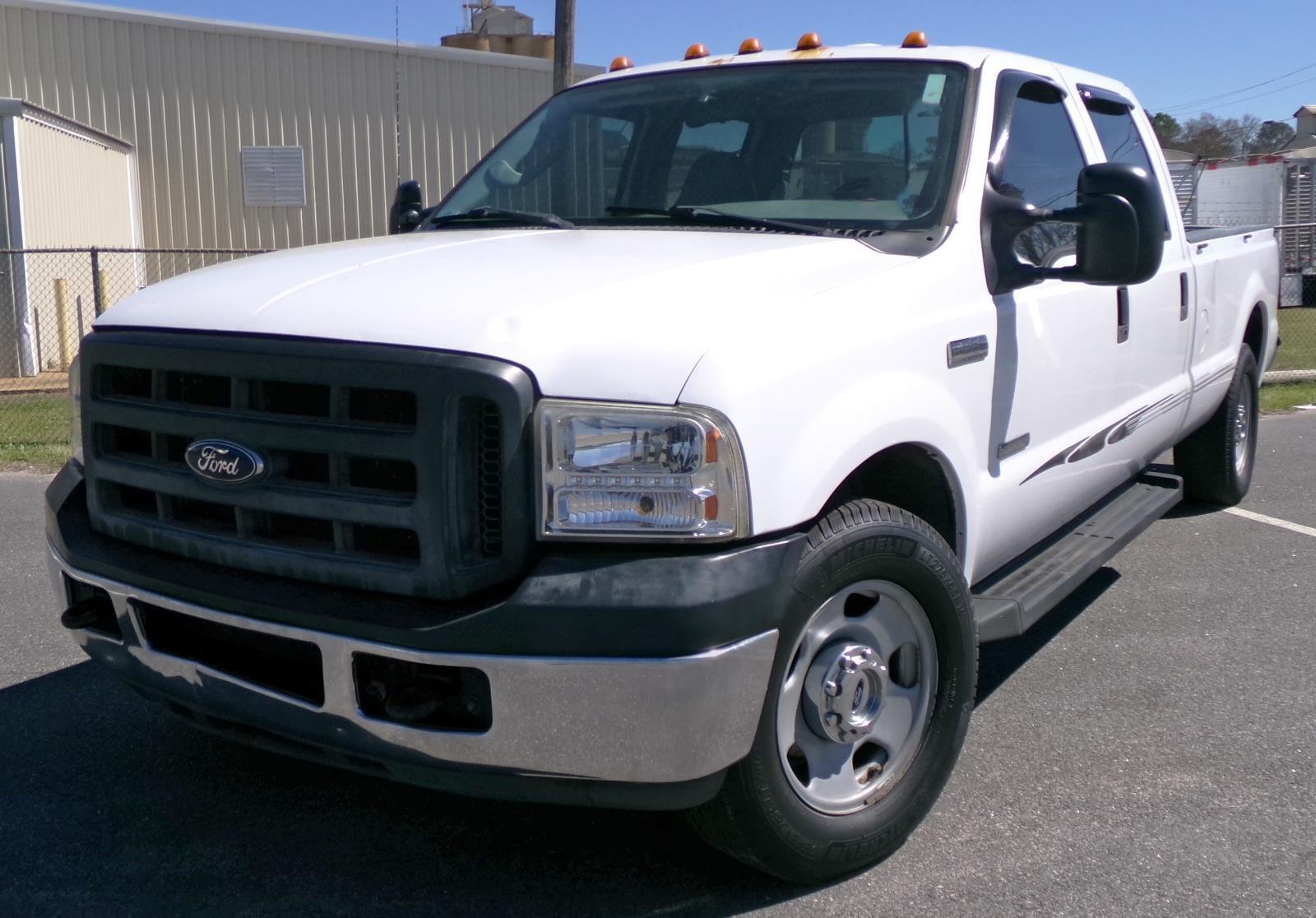 Used 2006 Ford F350 XL RWD image 1