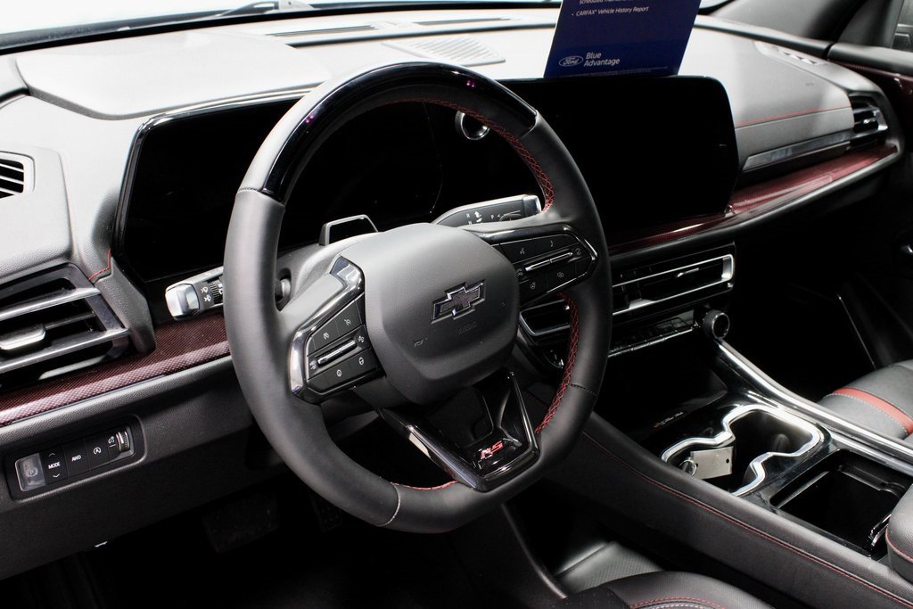 Used 2024 Chevrolet Traverse RS image 29