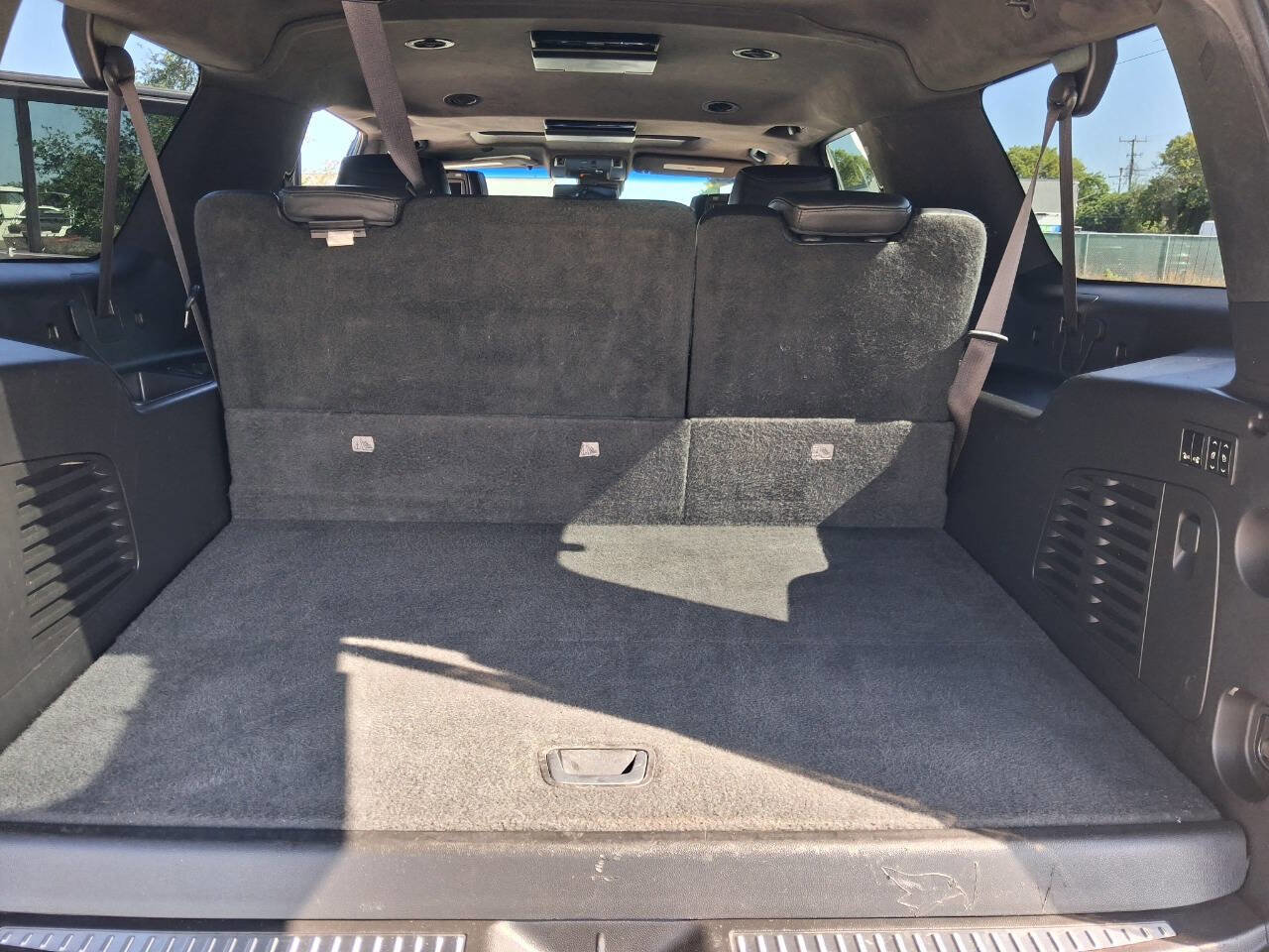 Used 2015 Cadillac Escalade ESV Platinum AWD/4WD image 16