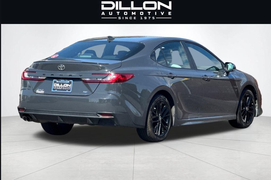 Used 2025 Toyota Camry SE FWD image 4
