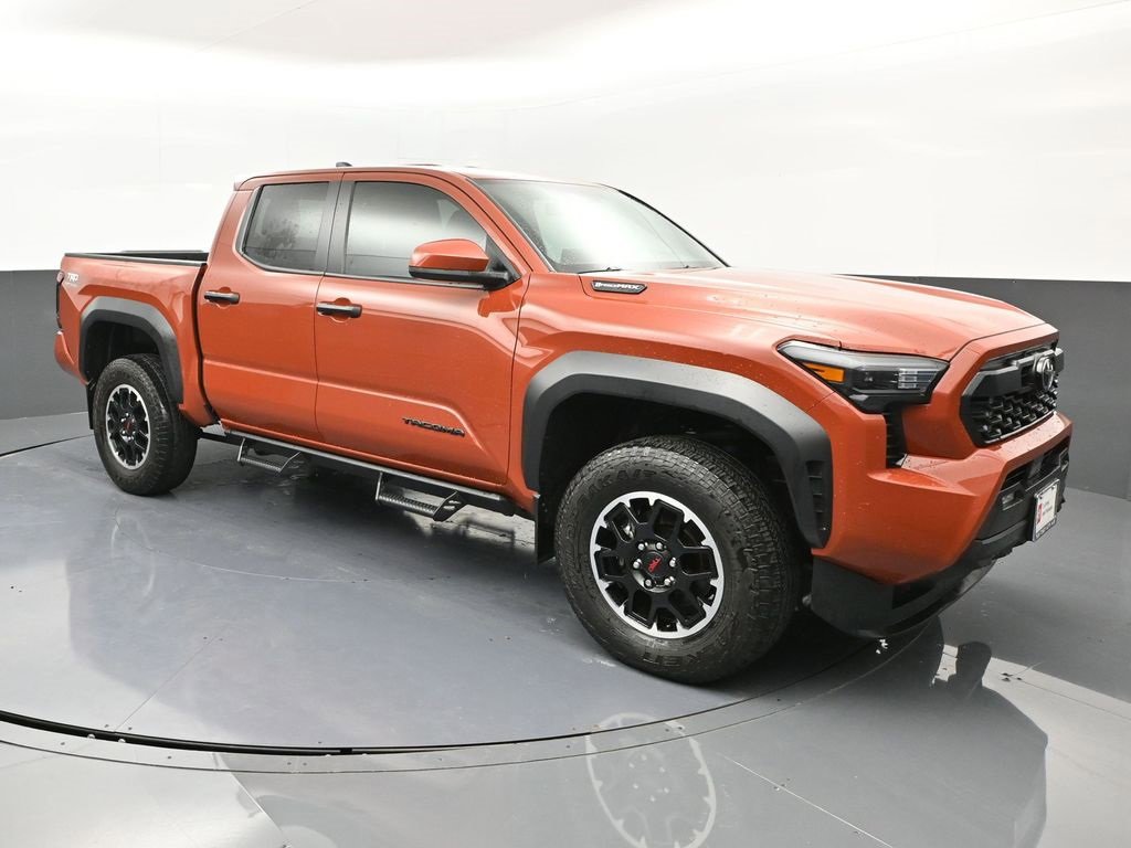 Certified 2025 Toyota Tacoma TRD Off-Road image 2
