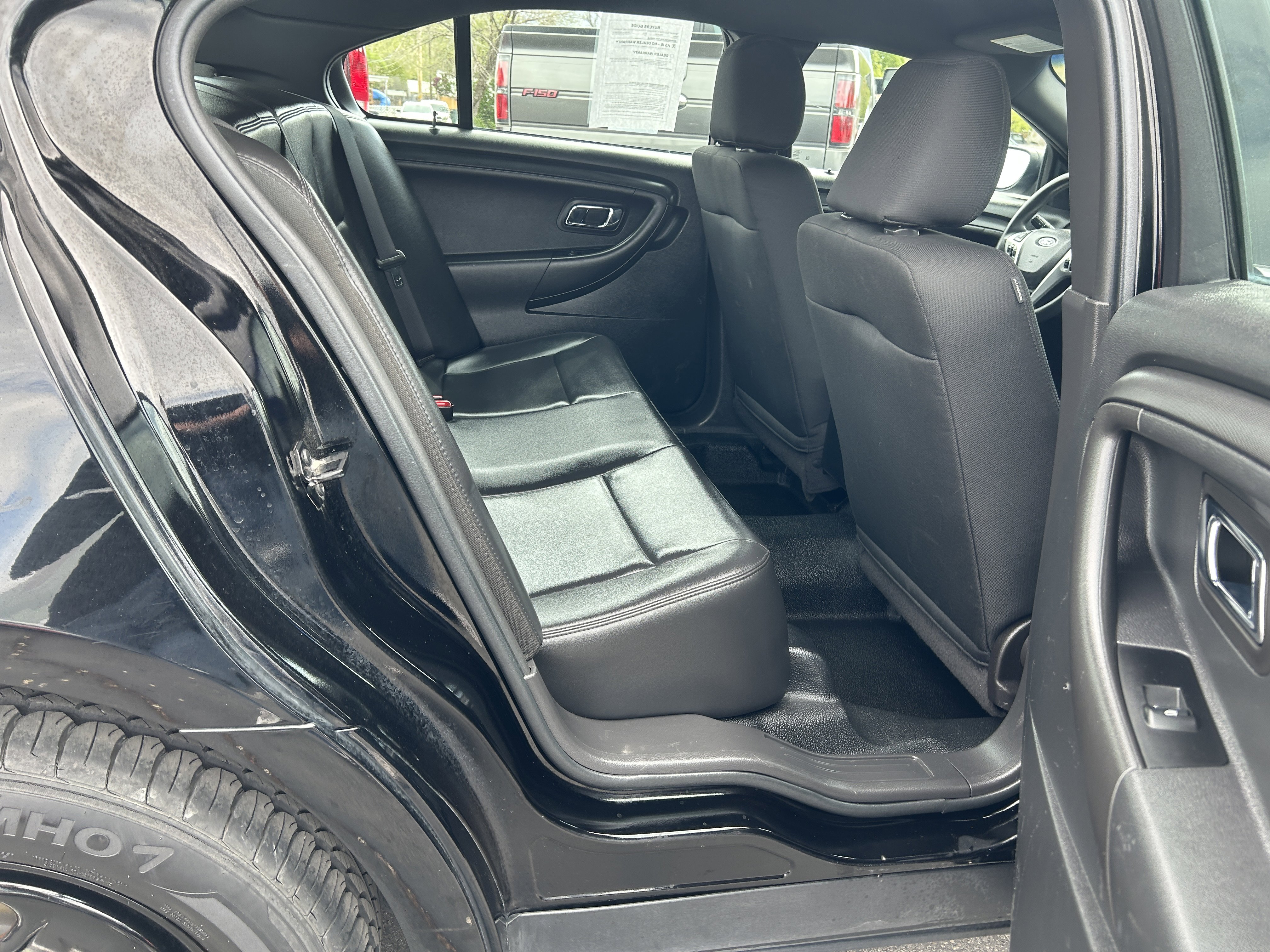 Used 2015 Ford Taurus Police Interceptor FWD image 9