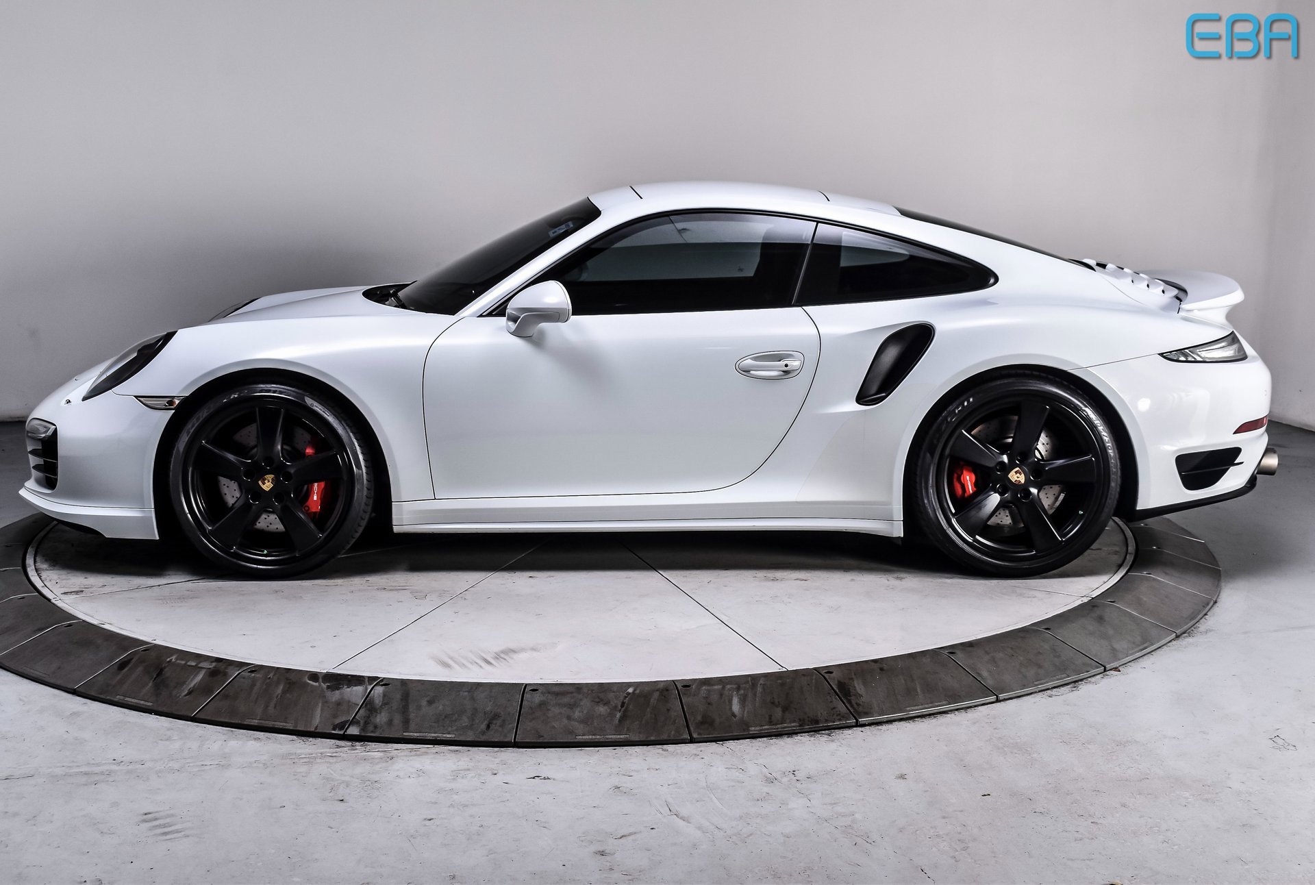Used 2015 Porsche 911 Turbo image 3