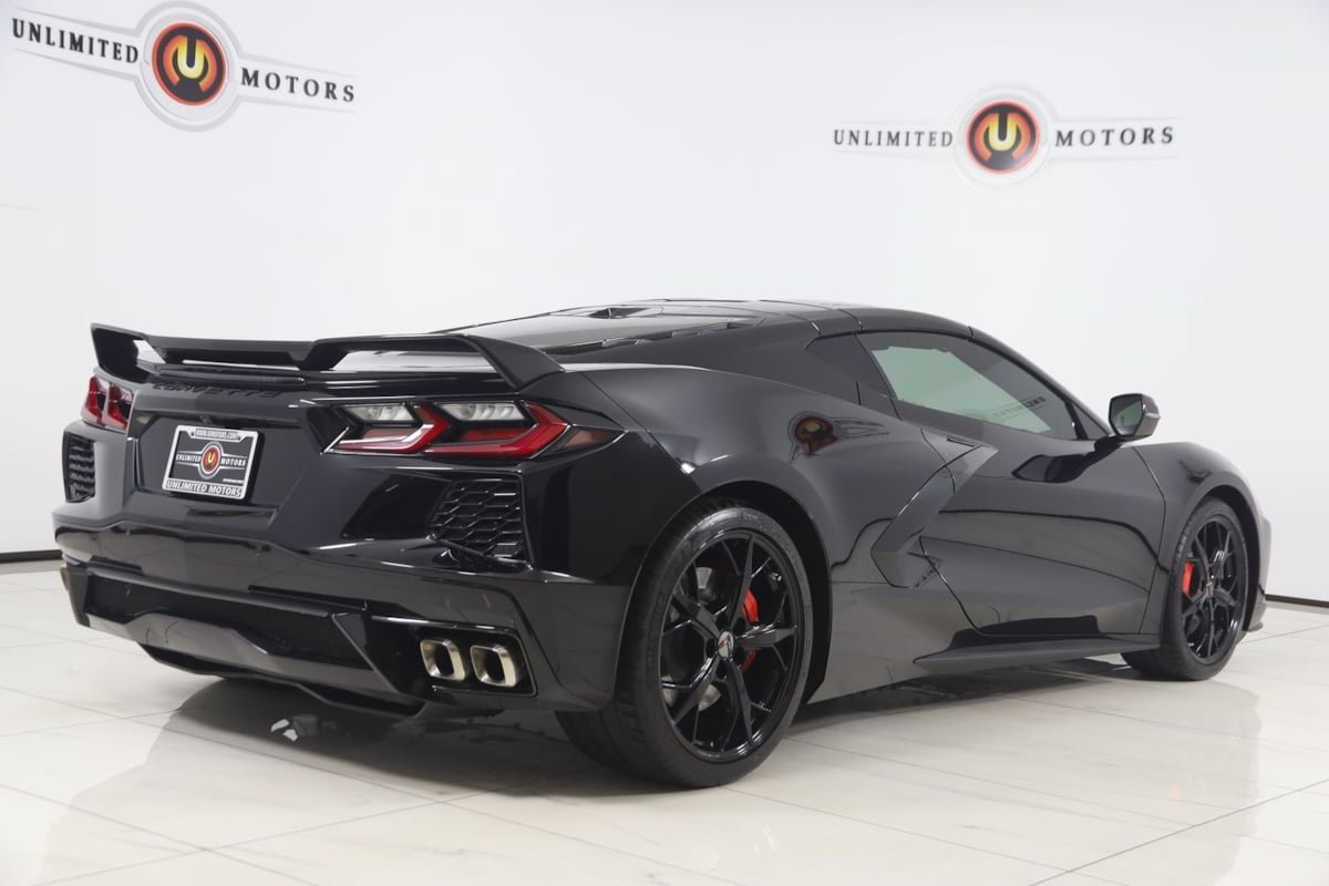 Used 2021 Chevrolet Corvette Stingray Premium Cpe w/ Z51 Performance Package RWD image 3