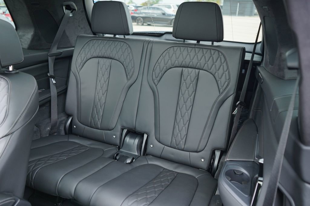 New 2026 BMW X7 M60i image 19