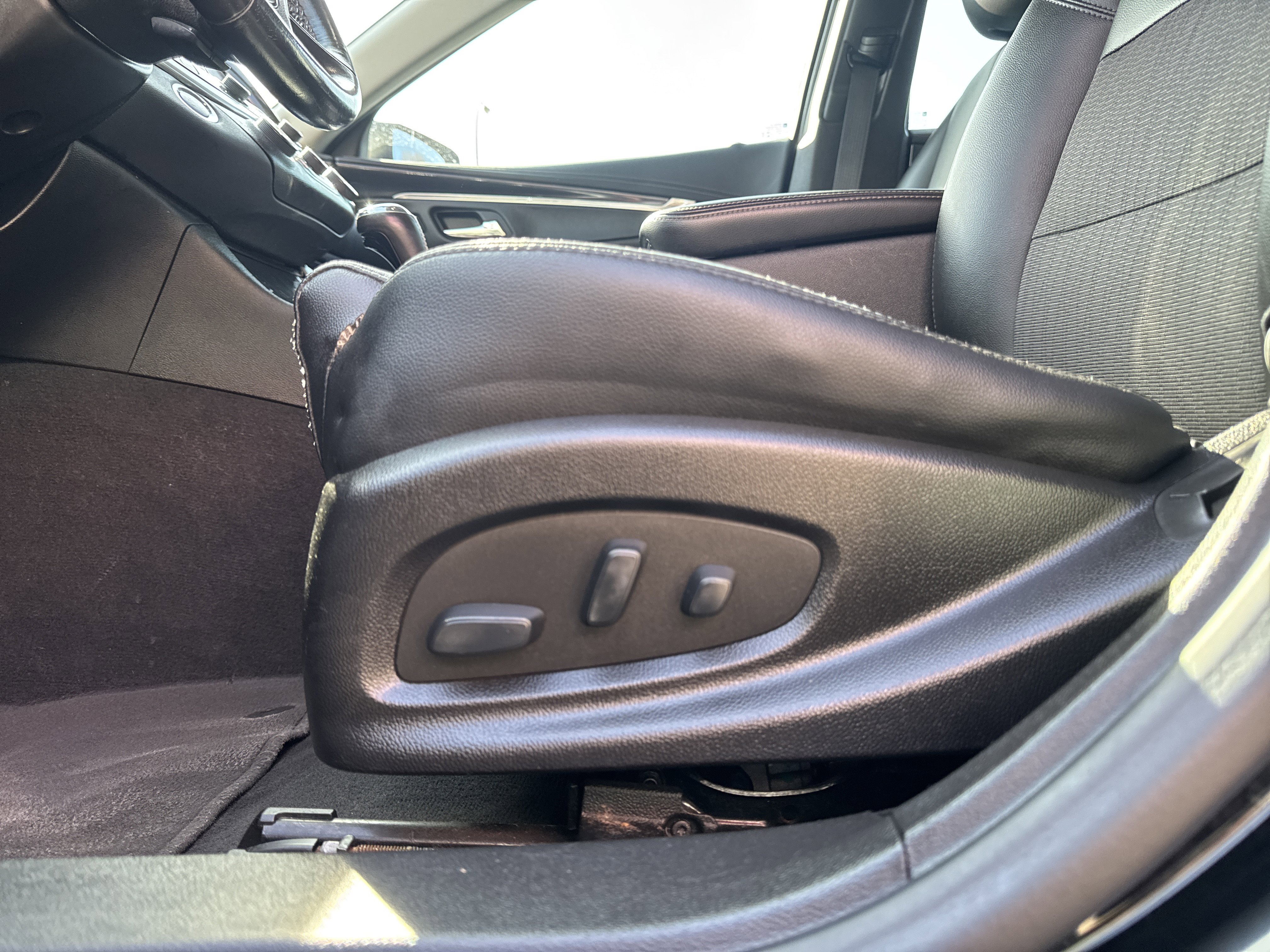 Used 2019 Chevrolet Impala LT image 15
