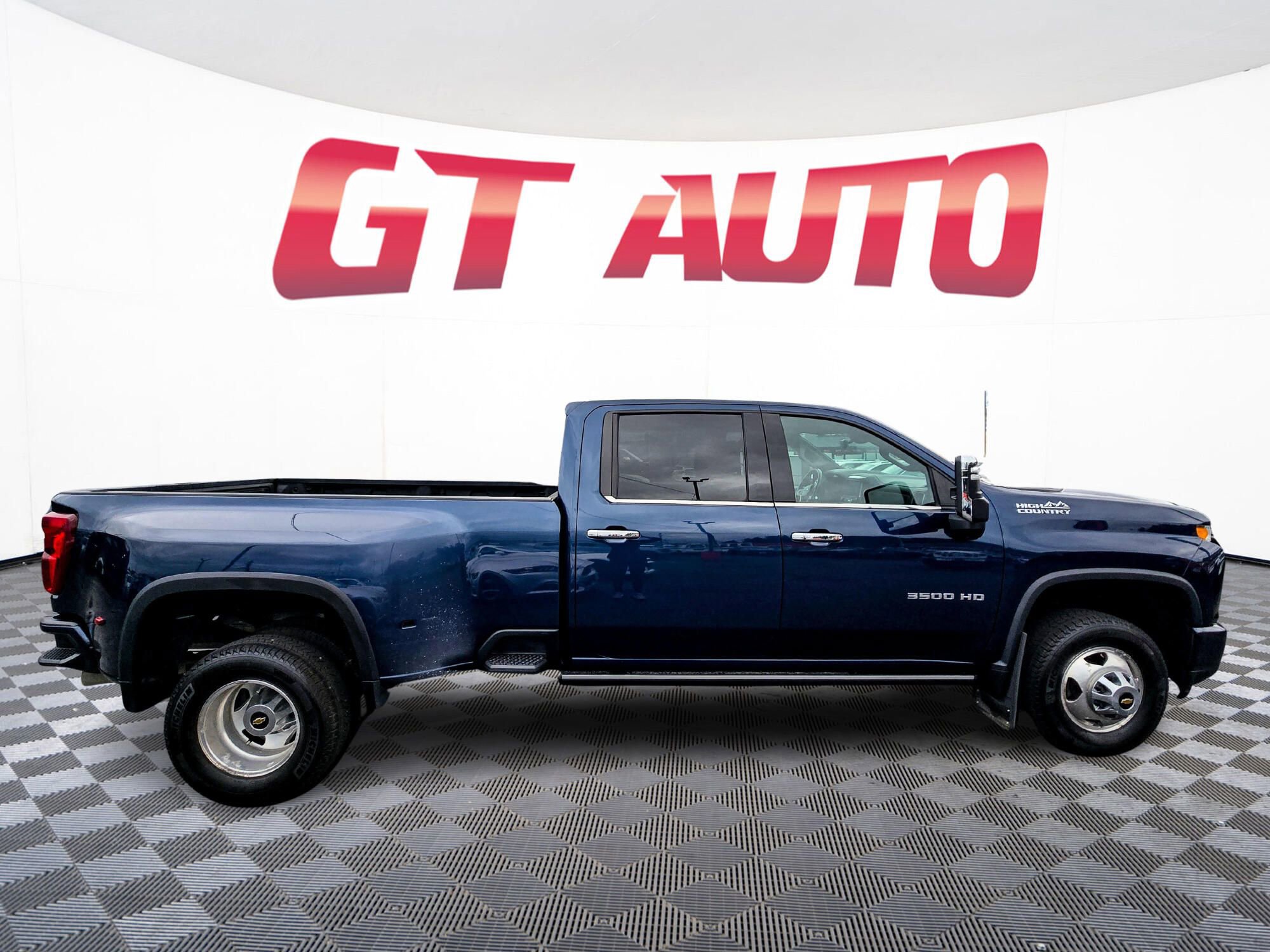 Used 2023 Chevrolet Silverado 3500 High Country w/ LPO, Hitch Package image 8