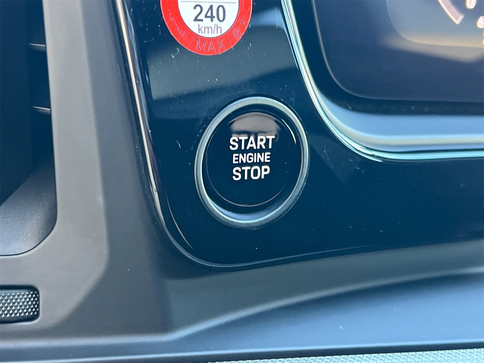Certified 2025 Porsche Cayenne image 27