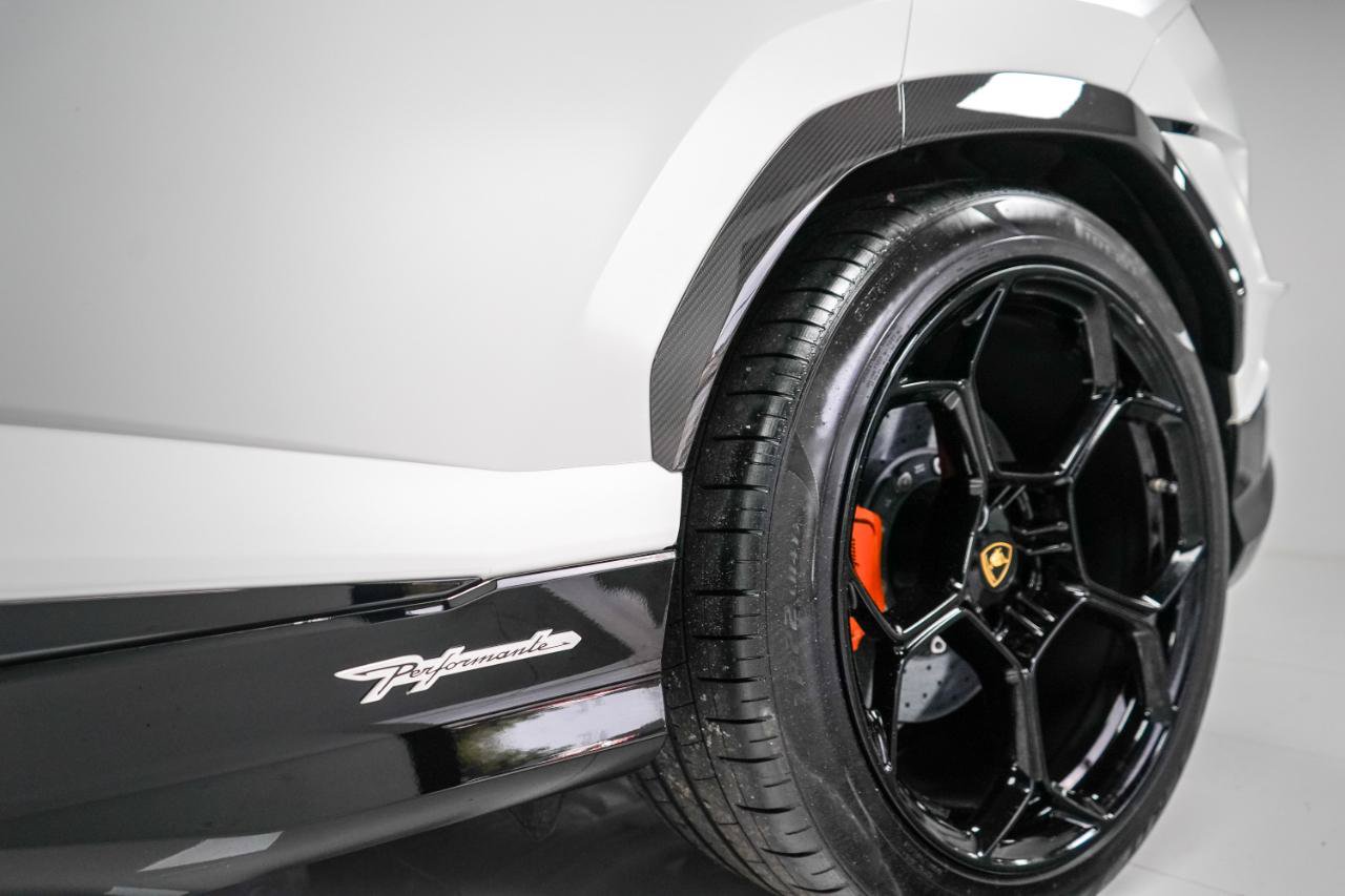 Used 2023 Lamborghini Urus Performante AWD/4WD image 13