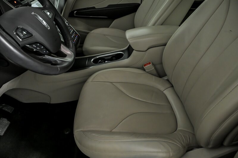 Used 2019 Lincoln MKC Reserve w/ MKC Climate Package image 18