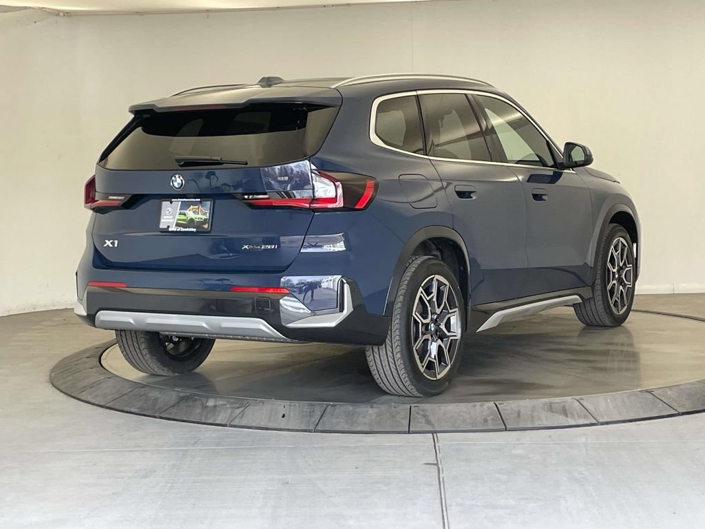New 2026 BMW X1 xDrive28i w/ Convenience Package AWD/4WD image 5