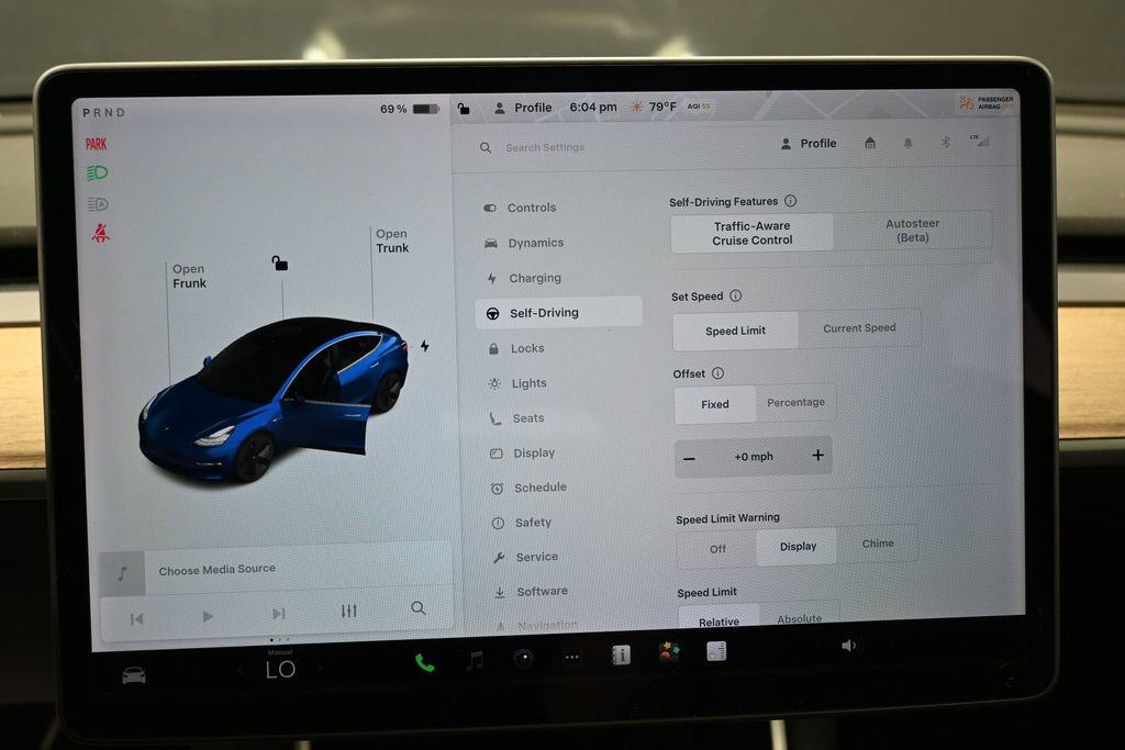 Used 2018 Tesla Model 3 Long Range image 25