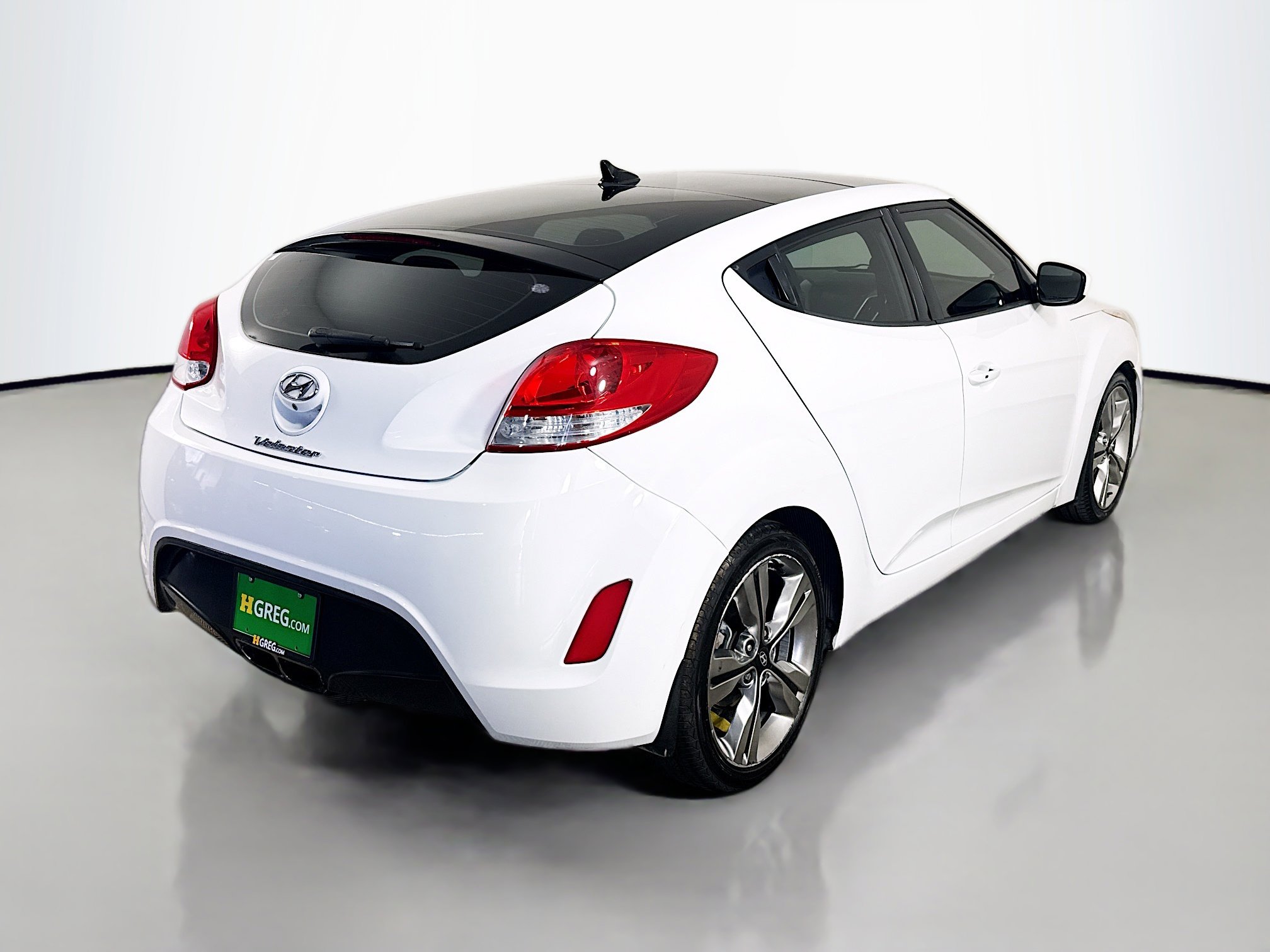 Used 2017 Hyundai Veloster Value Edition image 10