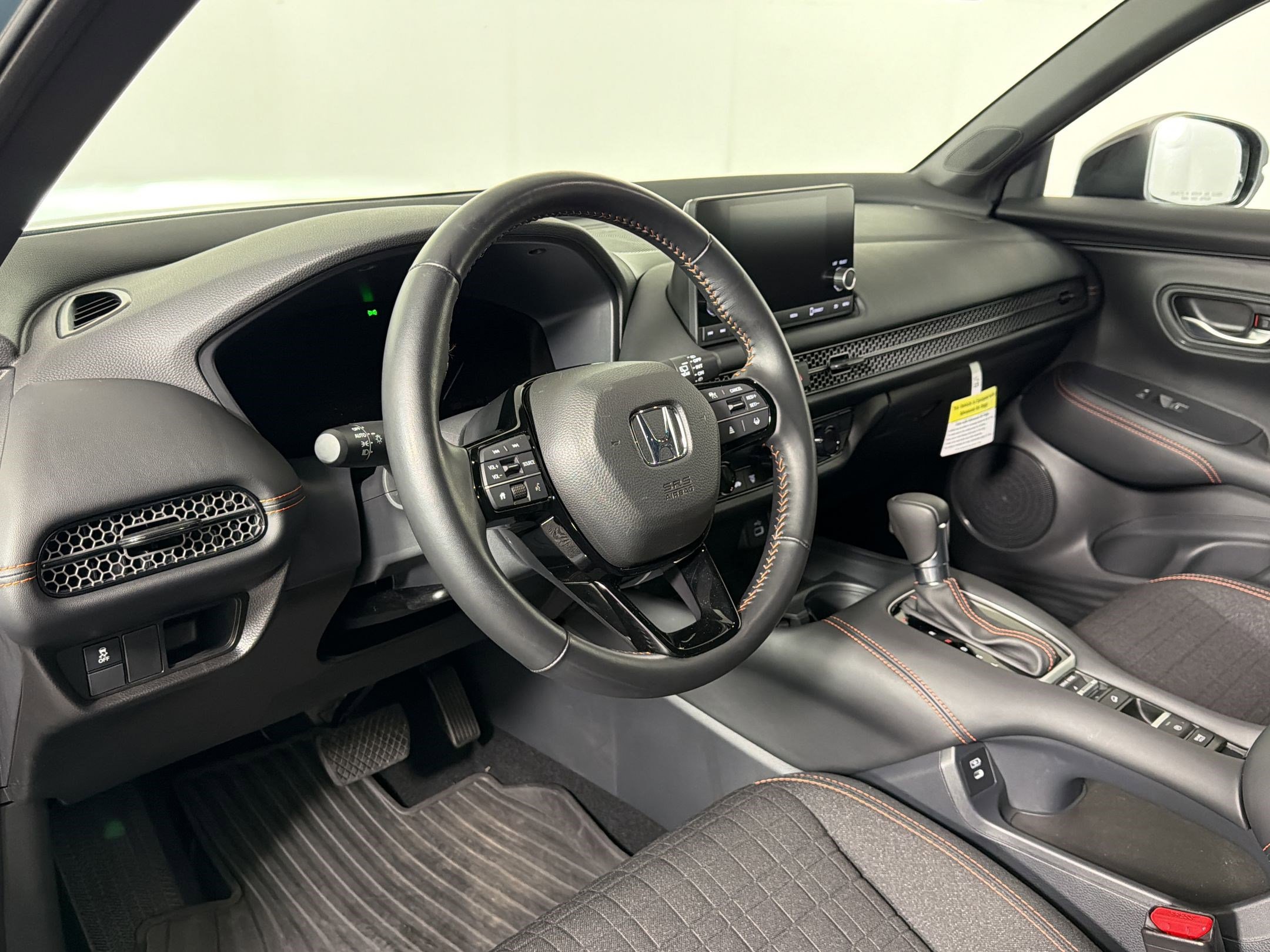 Used 2025 Honda HR-V Sport image 4