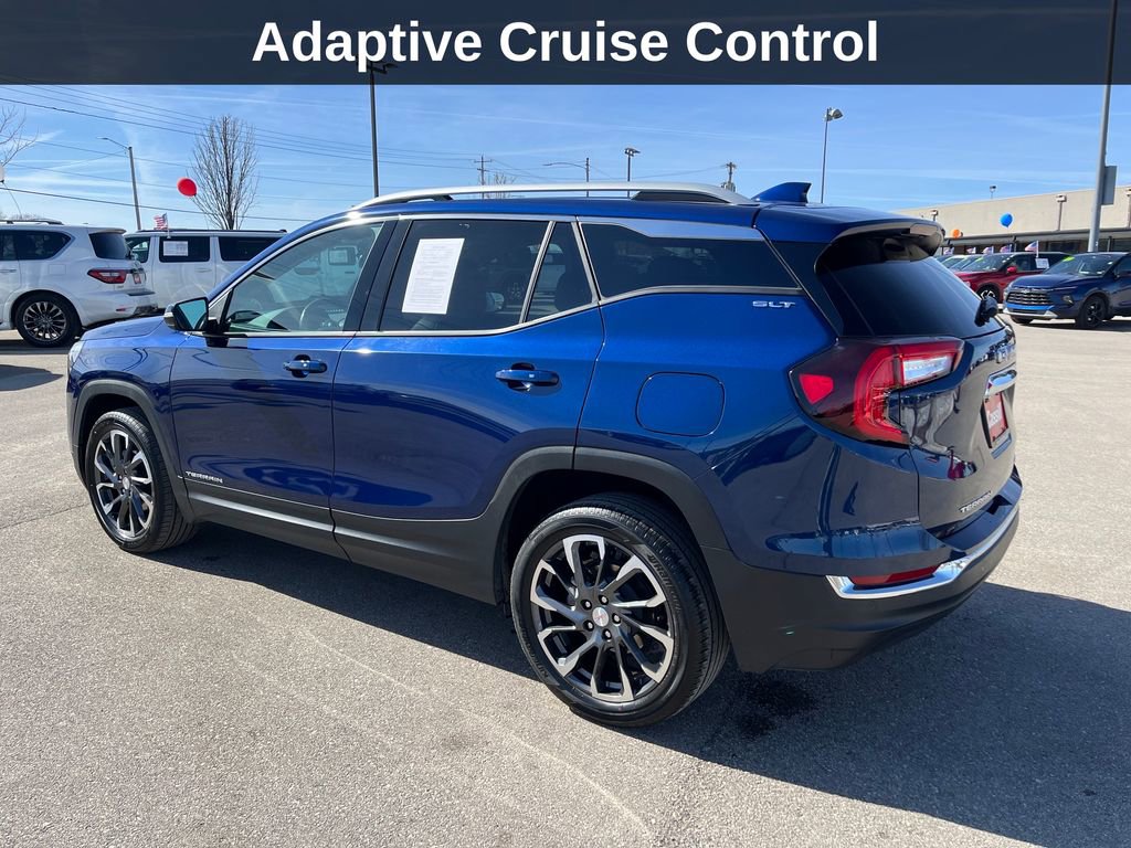 Used 2022 GMC Terrain SLT image 3