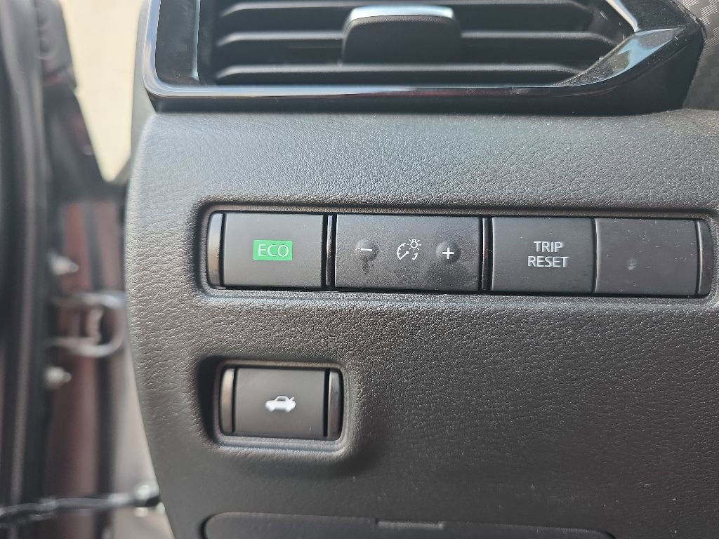 Used 2024 Nissan Sentra SV FWD image 14