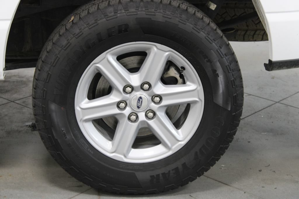 Used 2022 Ford F150 Lariat w/ Trailer Tow Package AWD/4WD image 18