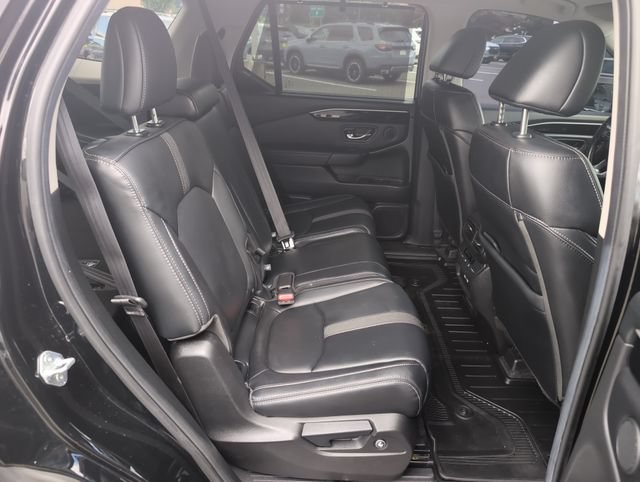 Used 2023 Honda Pilot Touring image 12