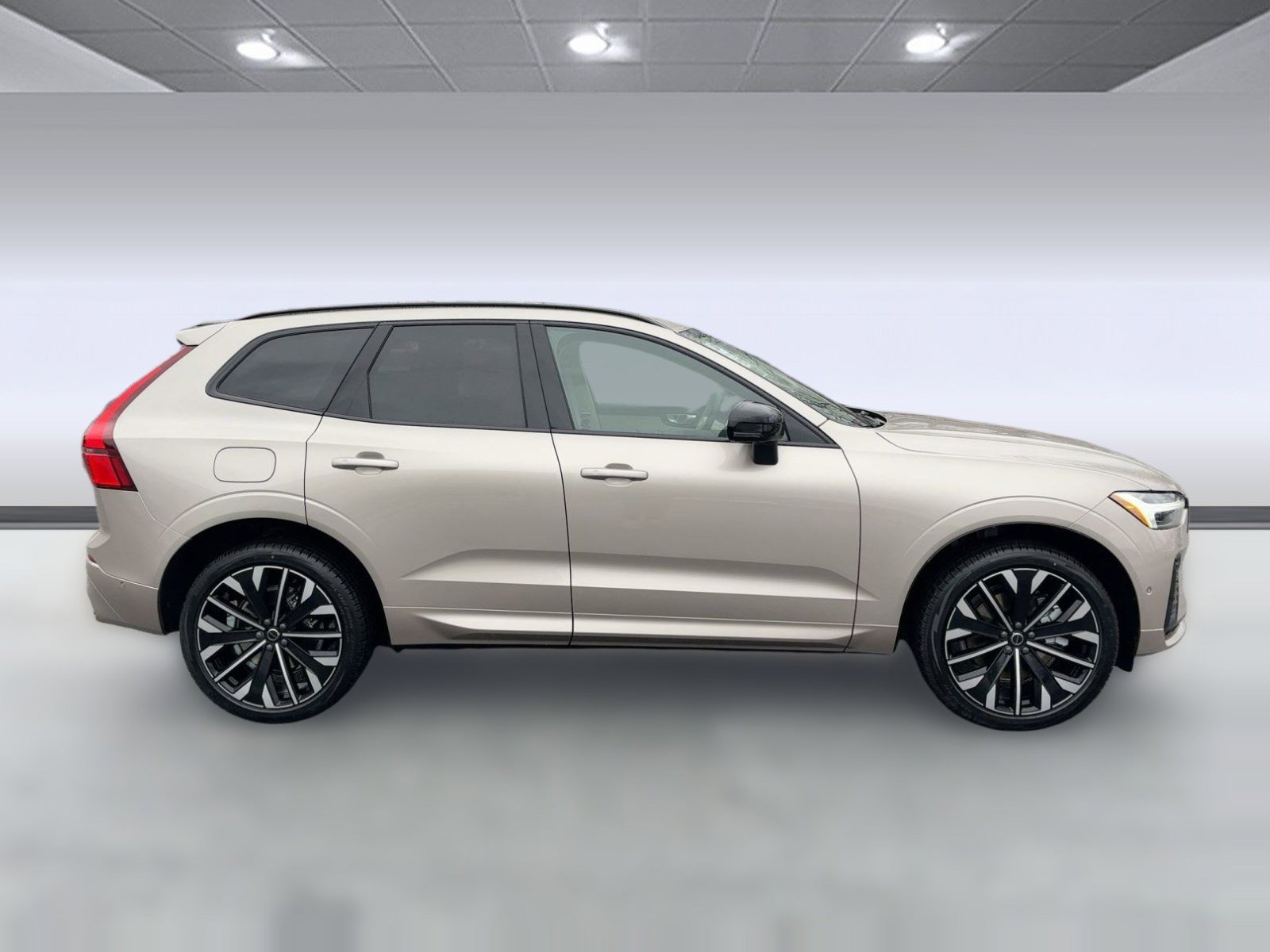 New 2026 Volvo XC60 T8 Ultra w/ Protection Package Premier image 8
