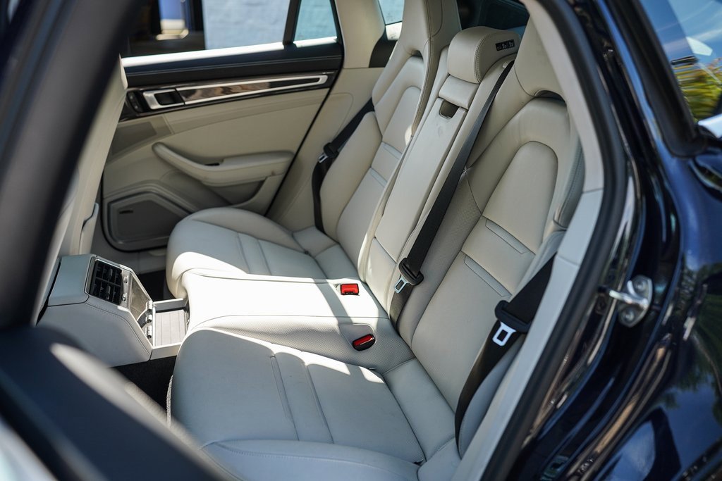 Used 2022 Porsche Panamera 4S w/ Premium Package image 23