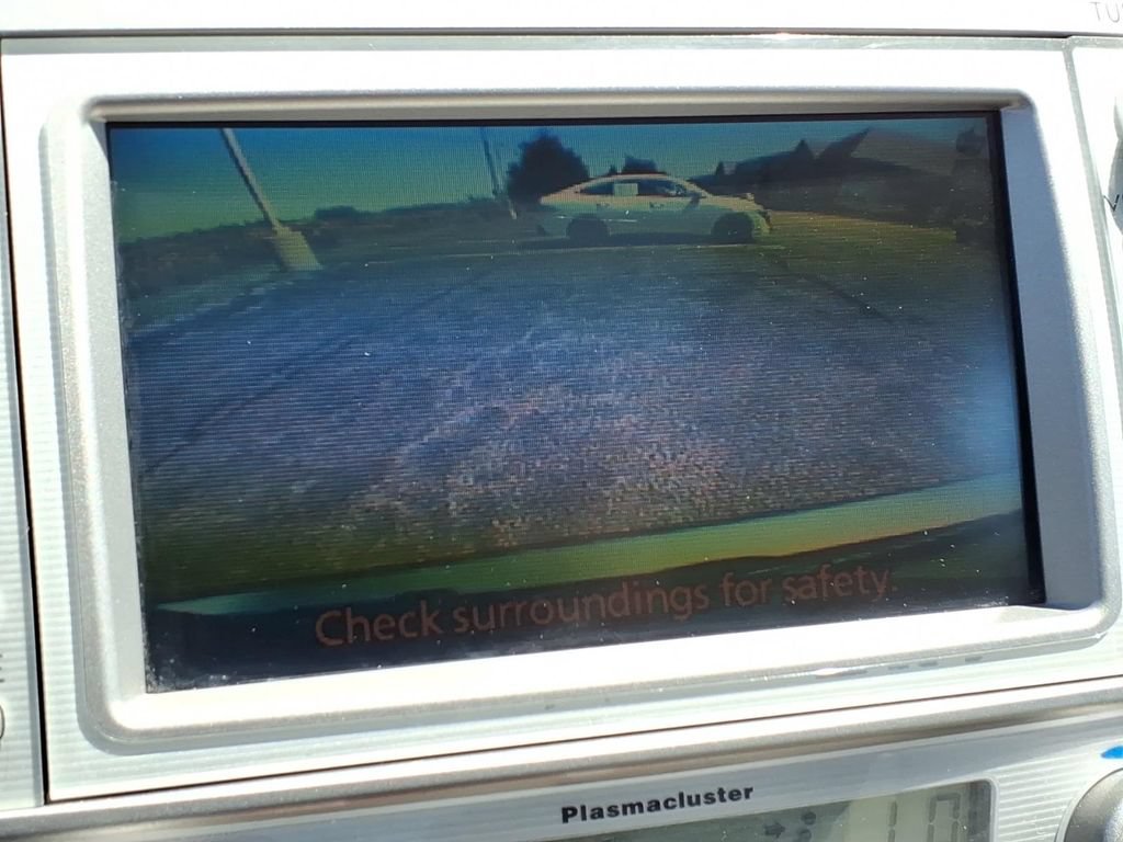 Used 2011 Toyota Camry XLE w/ SE/XLE Extra-Value Pkg FWD image 24