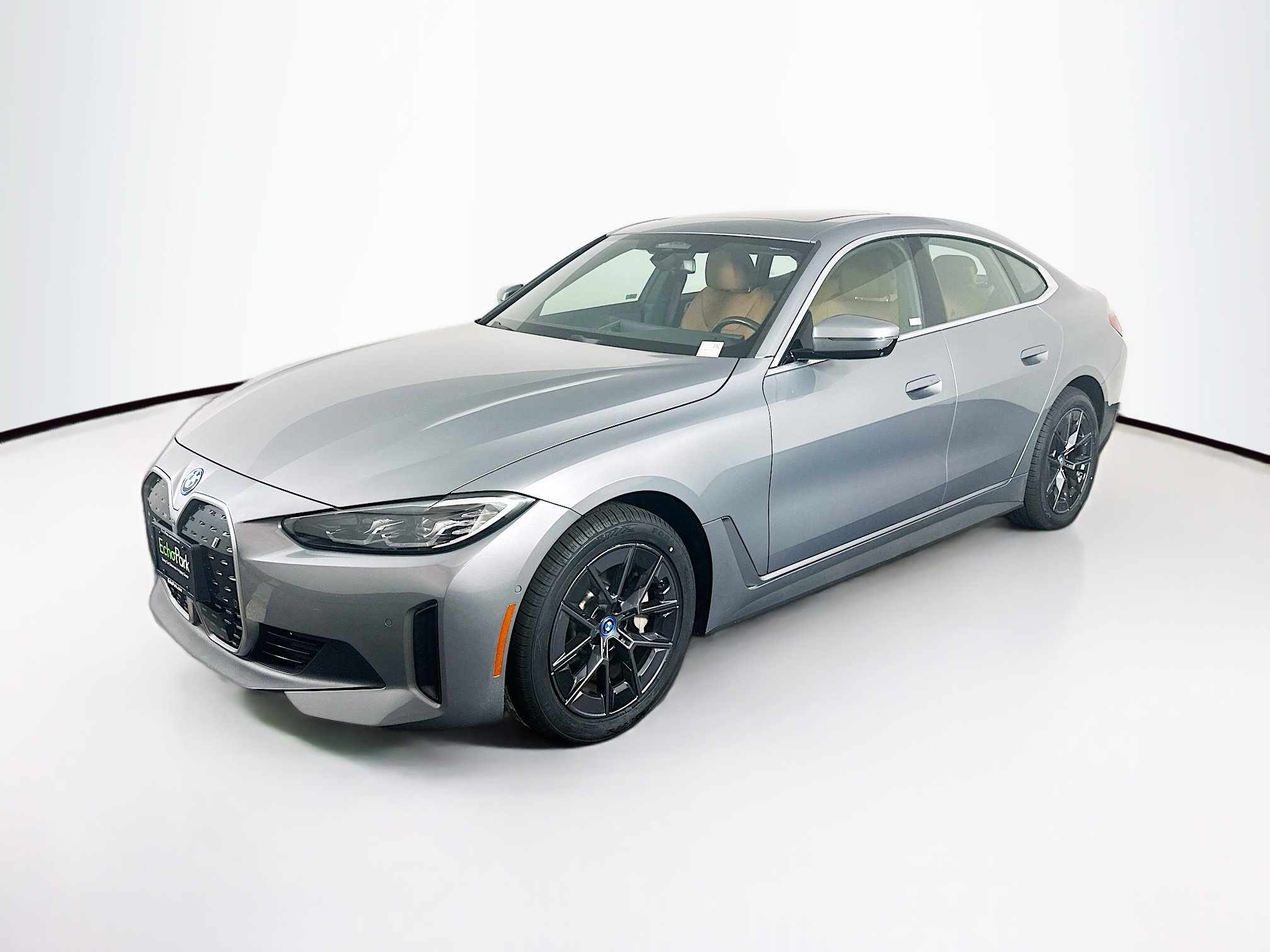 Used 2023 BMW i4 eDrive35 RWD image 3