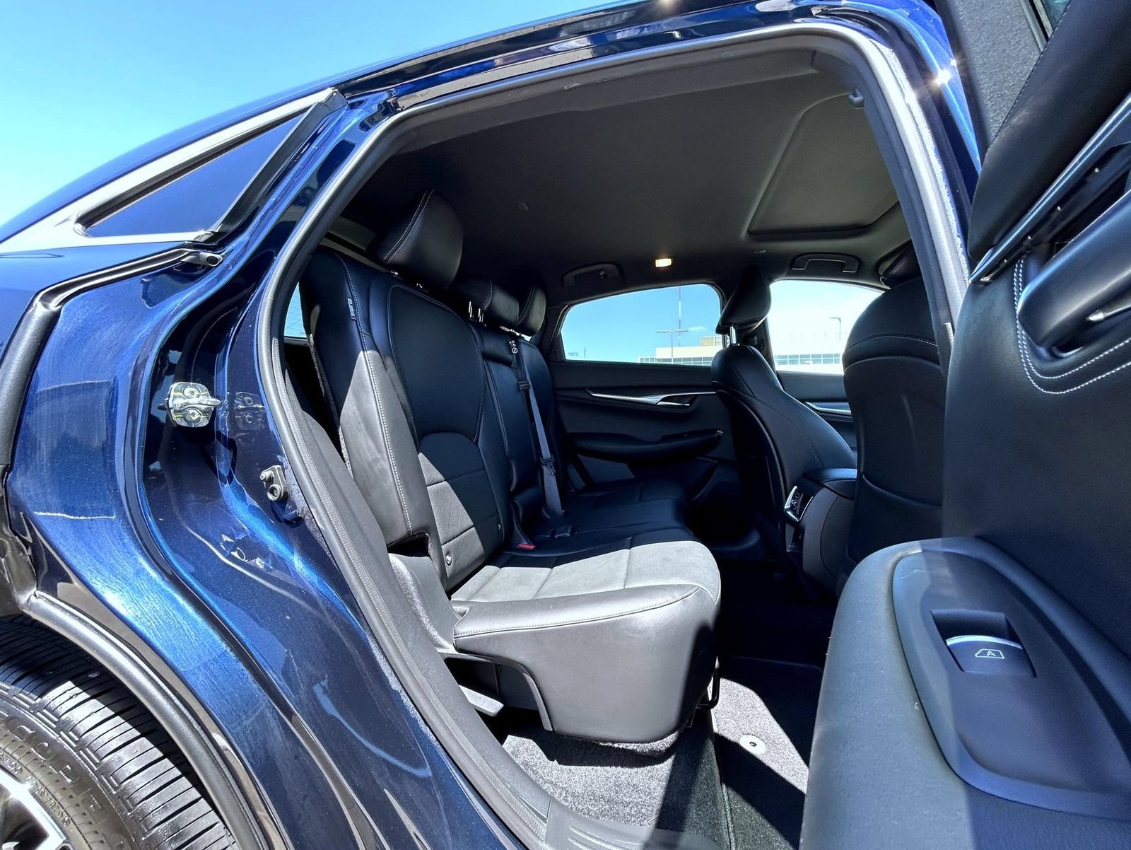 Certified 2023 INFINITI QX55 Luxe w/ Cargo Package AWD/4WD image 18
