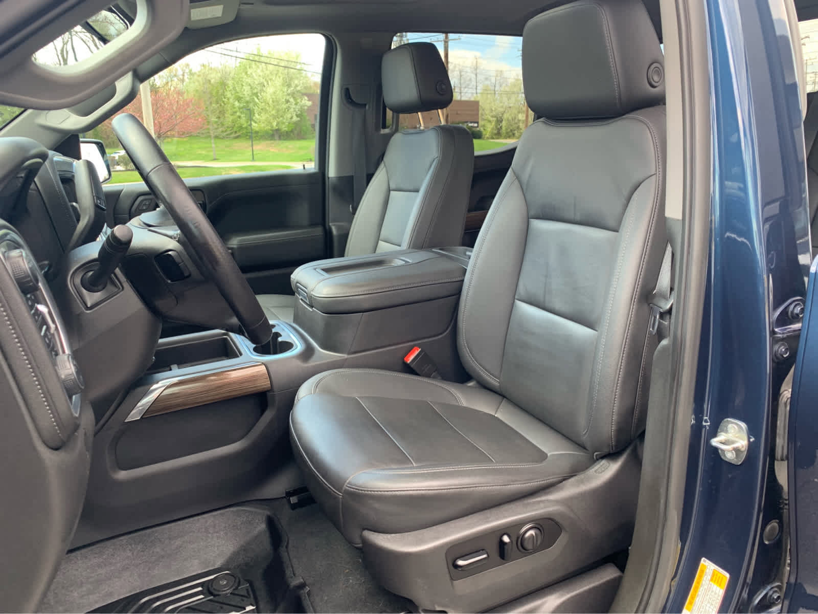 Used 2021 Chevrolet Silverado 1500 LT Trail Boss w/ Convenience Package II image 12