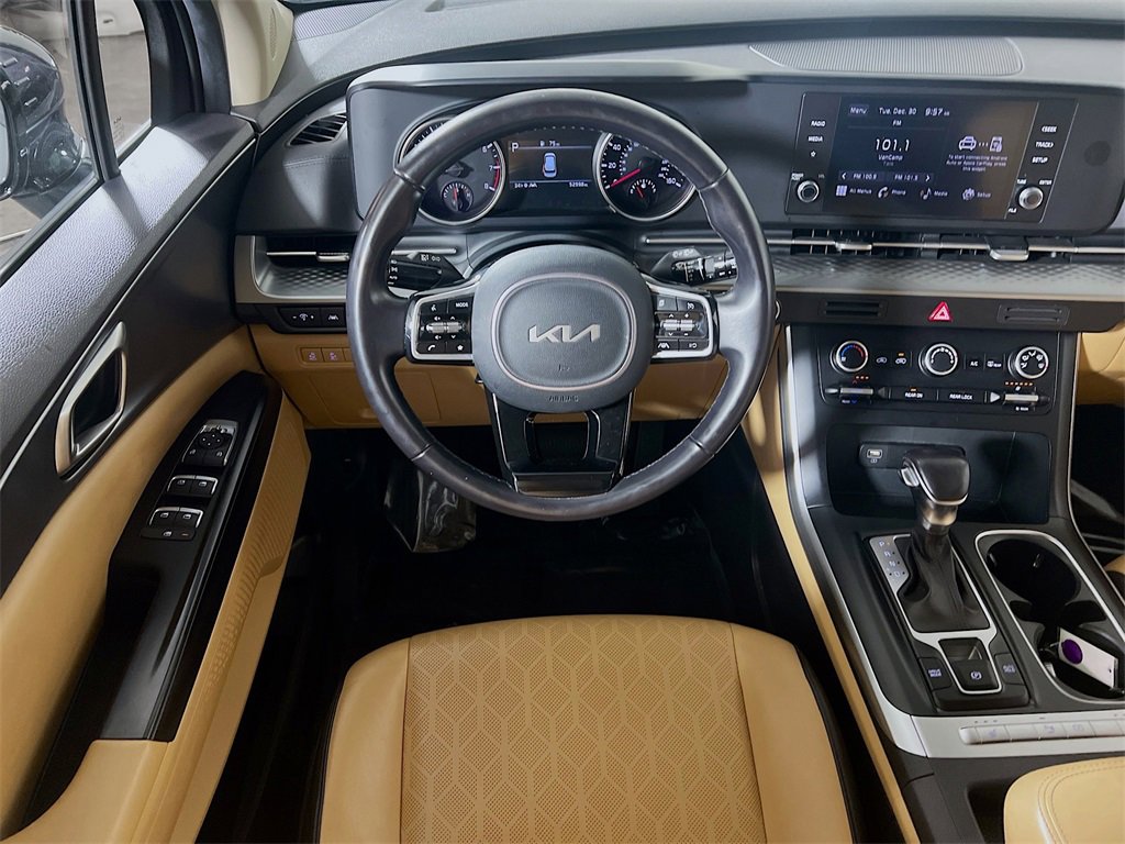 Used 2024 Kia Carnival LX image 20