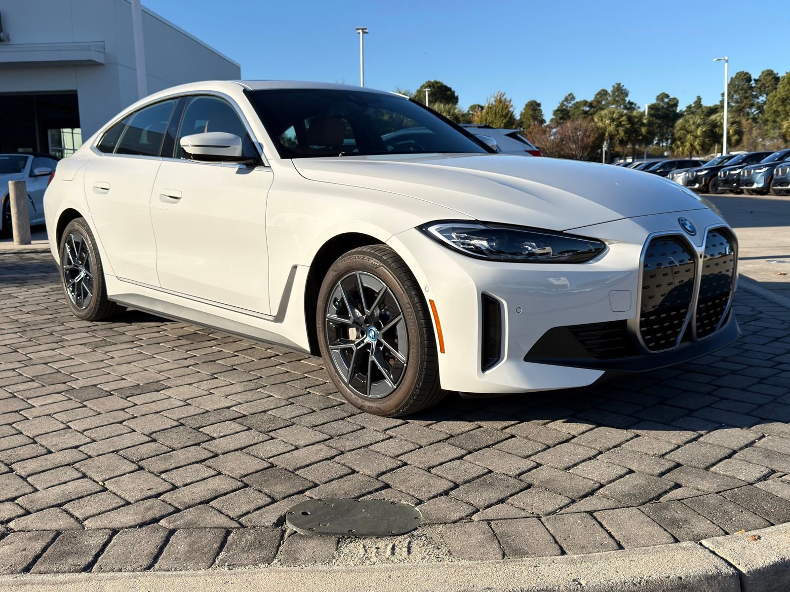 Used 2023 BMW i4 eDrive35 w/ Premium Package image 7