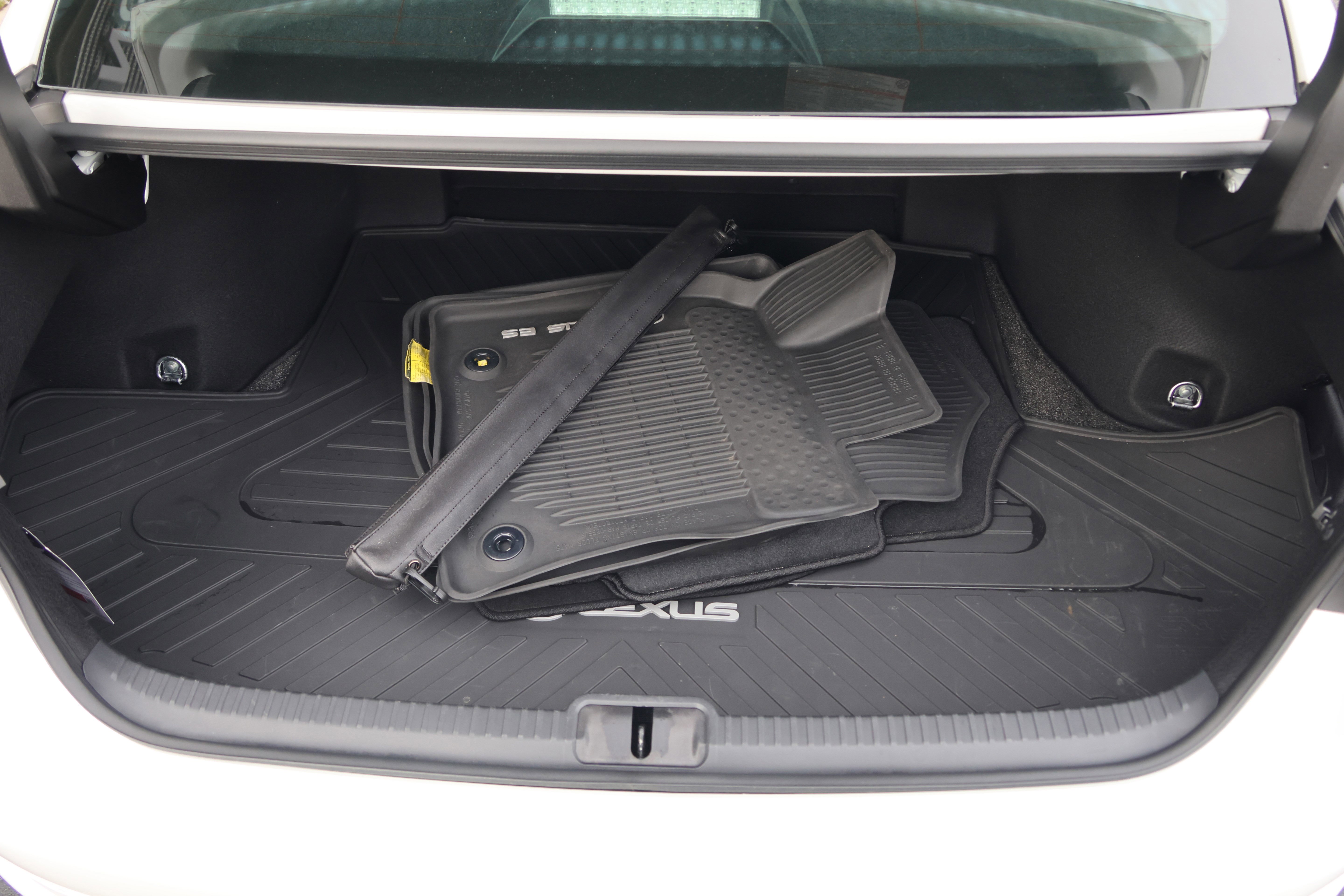 Certified 2024 Lexus ES 350 Ultra Luxury image 37