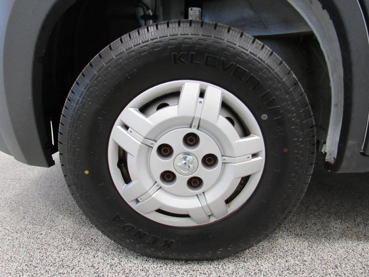 Used 2016 RAM ProMaster 2500 w/ Premium Appearance Group FWD image 10