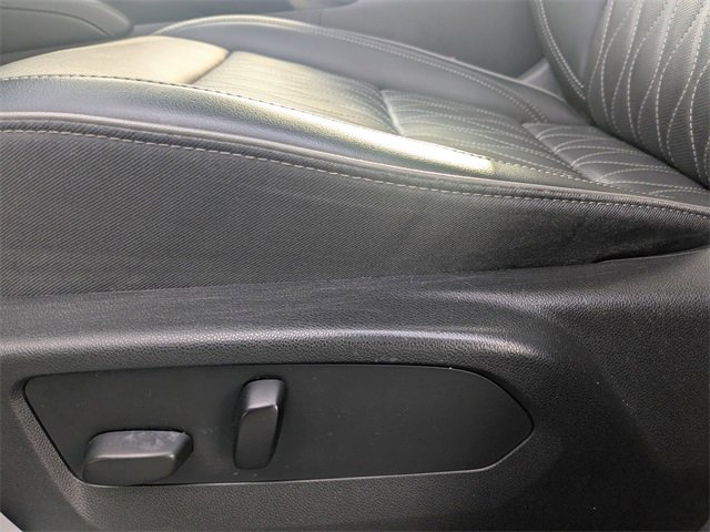 Used 2022 Buick Envision Avenir w/ Technology Package II image 21