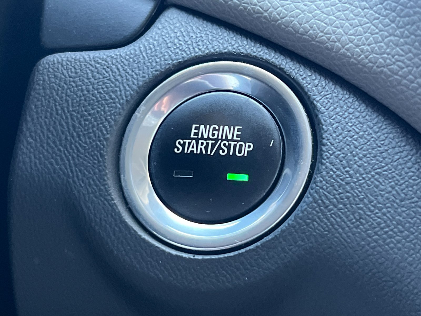 Used 2020 Chevrolet Equinox LS w/ LS Convenience Package FWD image 22