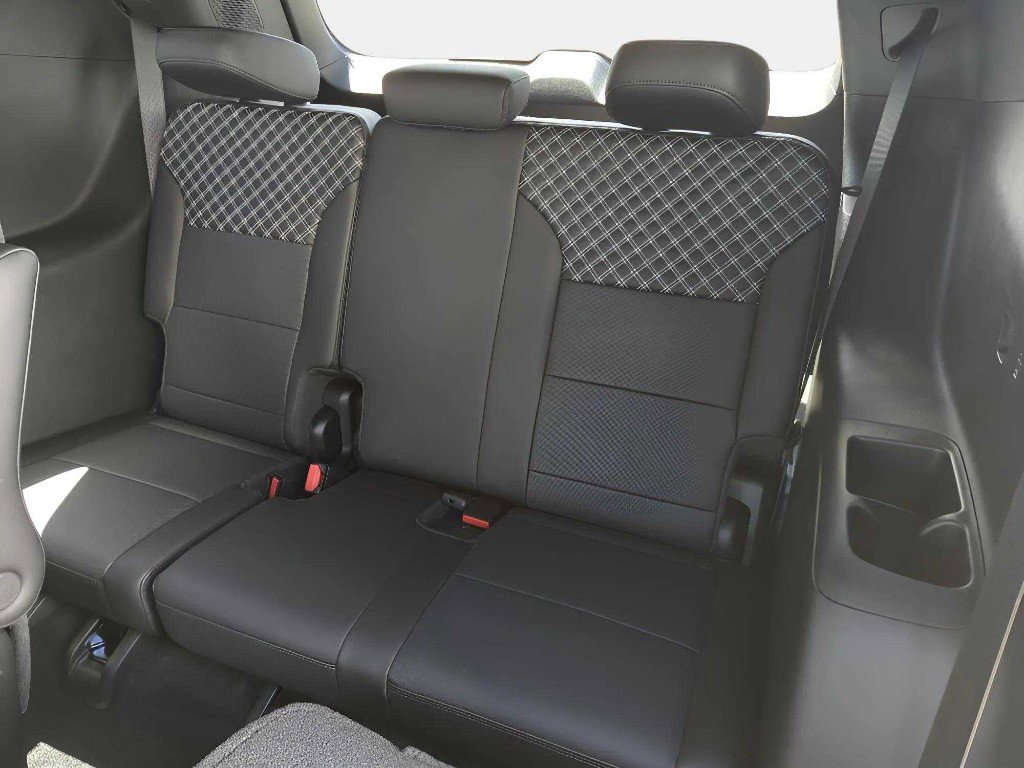 New 2025 GMC Acadia Denali w/ Super Cruise Package image 15