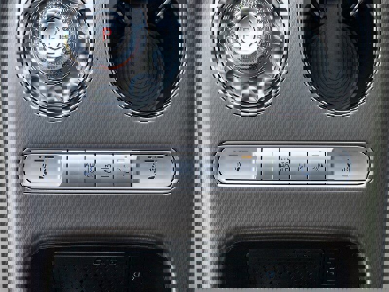 Used 2025 Genesis GV60 RWD image 23