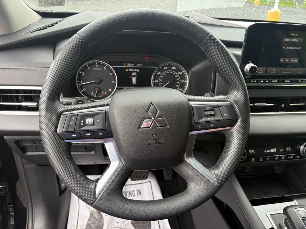 Used 2024 Mitsubishi Outlander ES AWD/4WD image 15