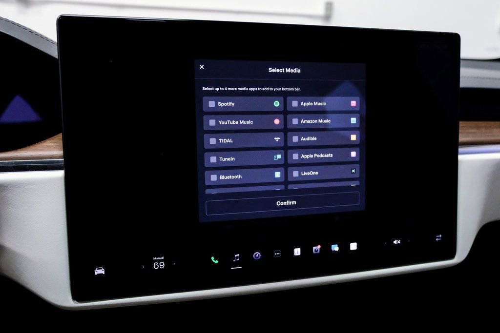 Used 2023 Tesla Model X image 37